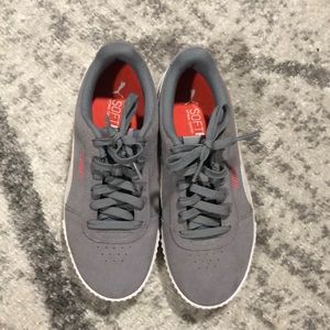 Womans puma shoes